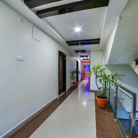 Oyo Surya Teja Residency Hotel Khammam Exterior foto
