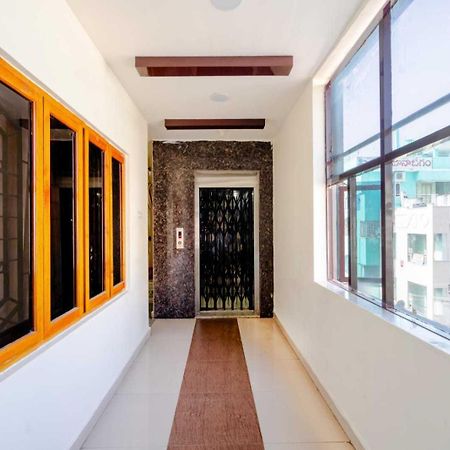 Oyo Surya Teja Residency Hotel Khammam Exterior foto