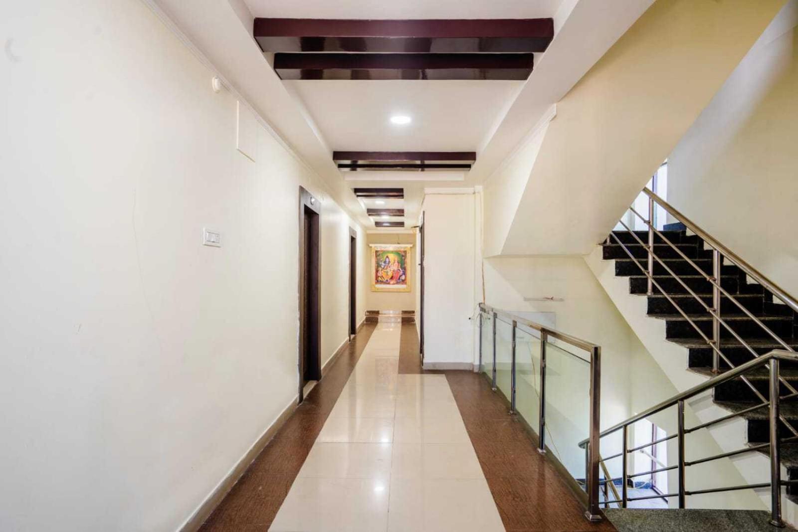 Oyo Surya Teja Residency Hotel Khammam Exterior foto